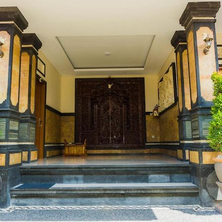 Cakra House Hotel Denpasar Kültér fotó