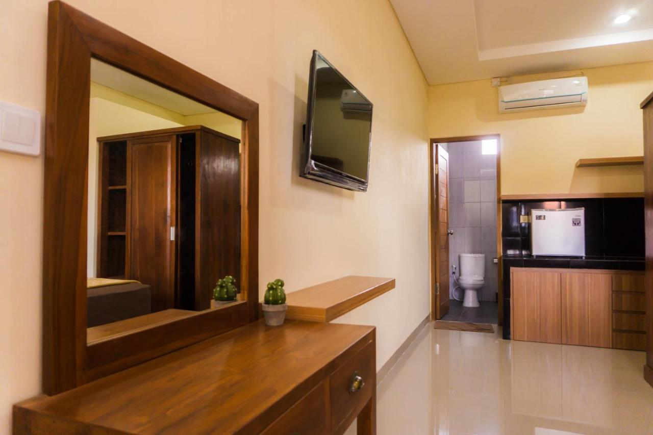 Cakra House Hotel Denpasar Kültér fotó