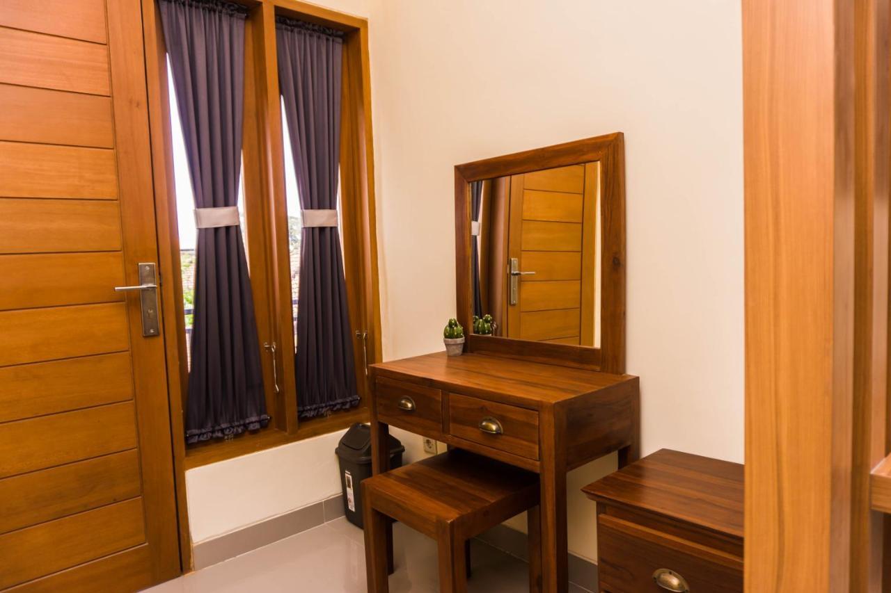 Cakra House Hotel Denpasar Kültér fotó