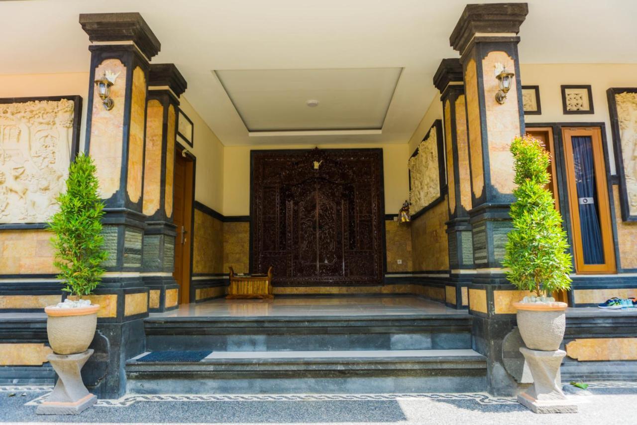 Cakra House Hotel Denpasar Kültér fotó