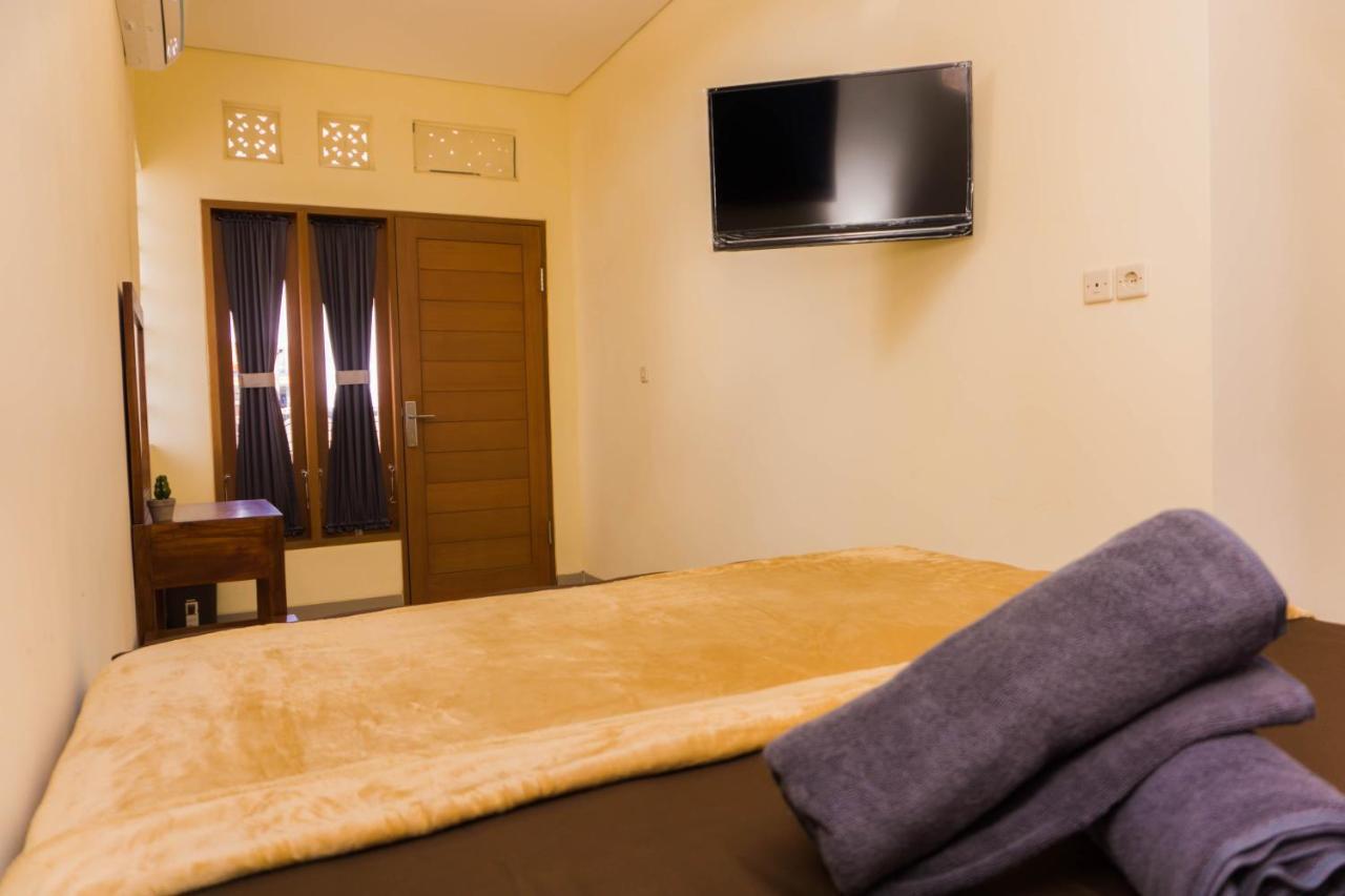 Cakra House Hotel Denpasar Kültér fotó