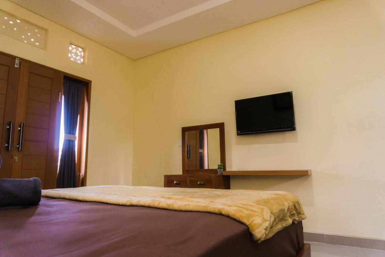 Cakra House Hotel Denpasar Kültér fotó