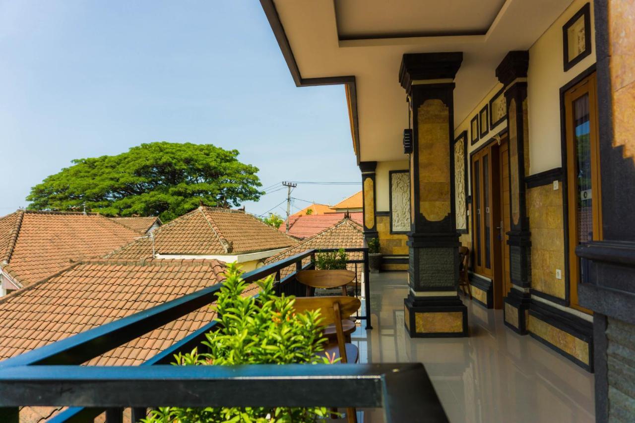 Cakra House Hotel Denpasar Kültér fotó