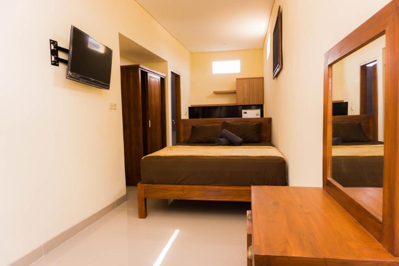 Cakra House Hotel Denpasar Kültér fotó