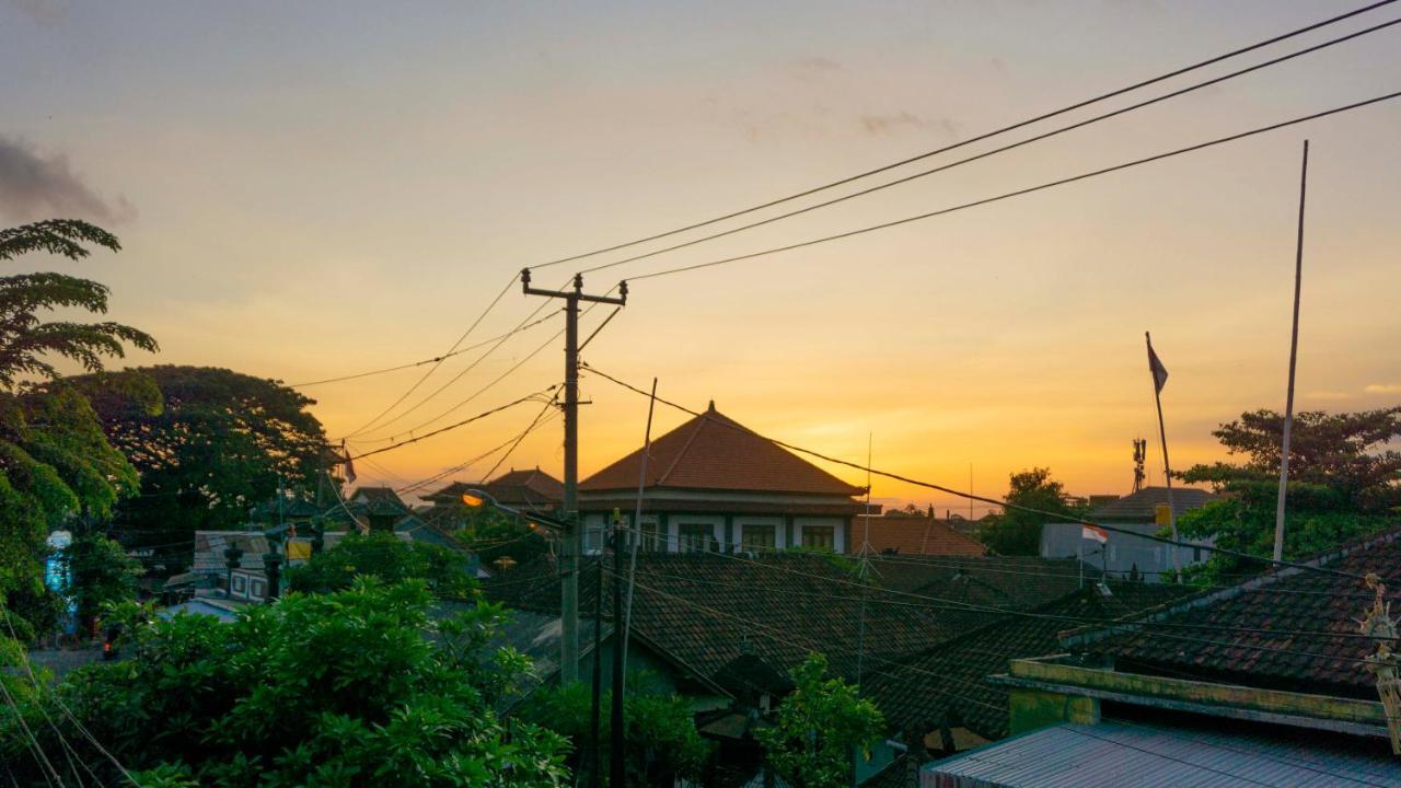 Cakra House Hotel Denpasar Kültér fotó